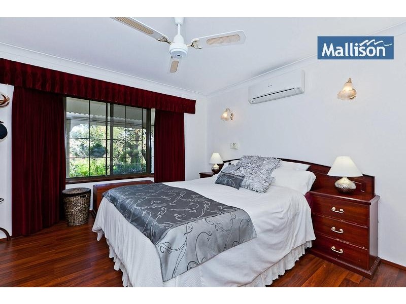 4 Coombs Place, Bateman WA 6150