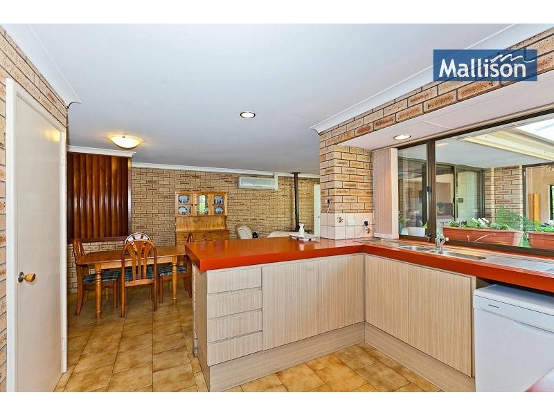 4 Coombs Place, Bateman WA 6150