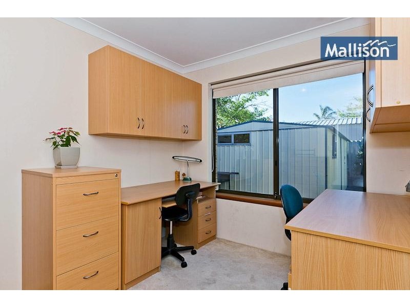 4 Coombs Place, Bateman WA 6150