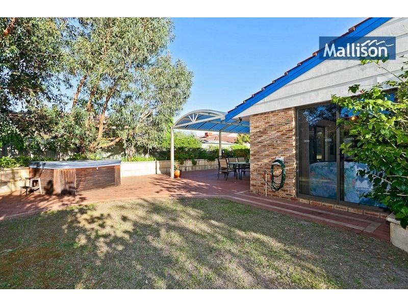 4 Coombs Place, Bateman WA 6150