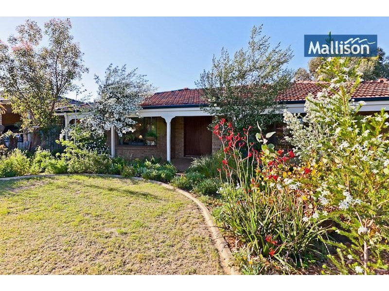 4 Coombs Place, Bateman WA 6150