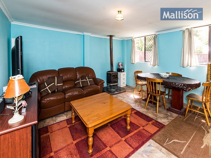 17 Whiteman Street, Thornlie WA 6108