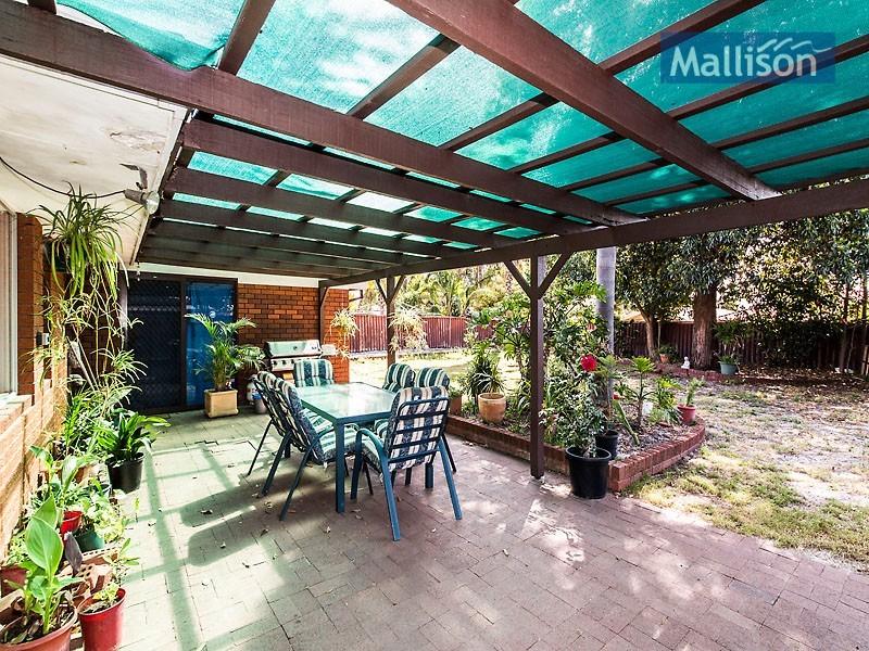 17 Whiteman Street, Thornlie WA 6108