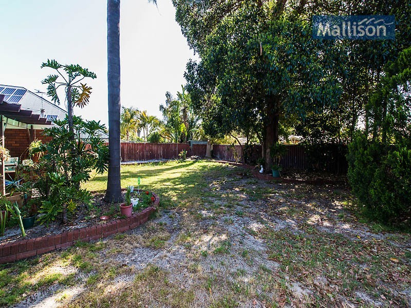17 Whiteman Street, Thornlie WA 6108