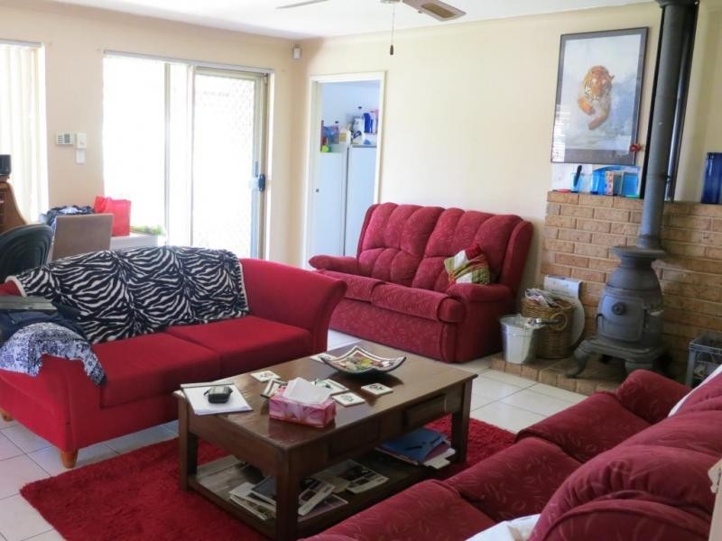16 Sapling Rd, Camillo WA 6111
