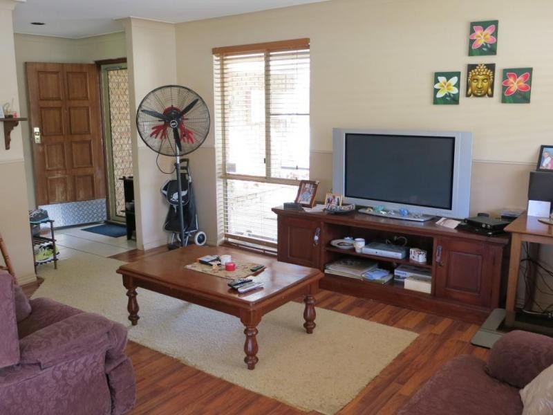 16 Sapling Rd, Camillo WA 6111