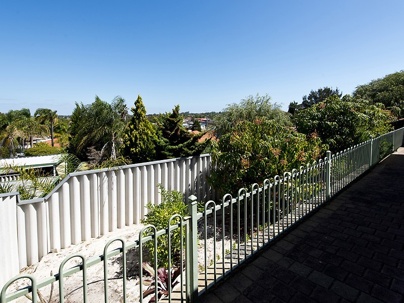 33 Treetop Circle, Canning Vale WA 6155