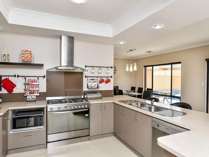 67 Peregrine Circle, Beeliar WA 6164