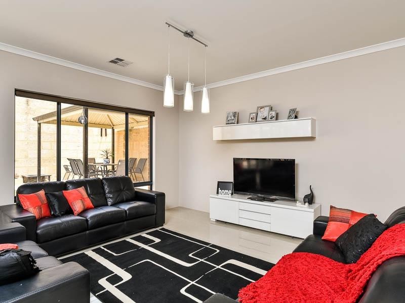 67 Peregrine Circle, Beeliar WA 6164