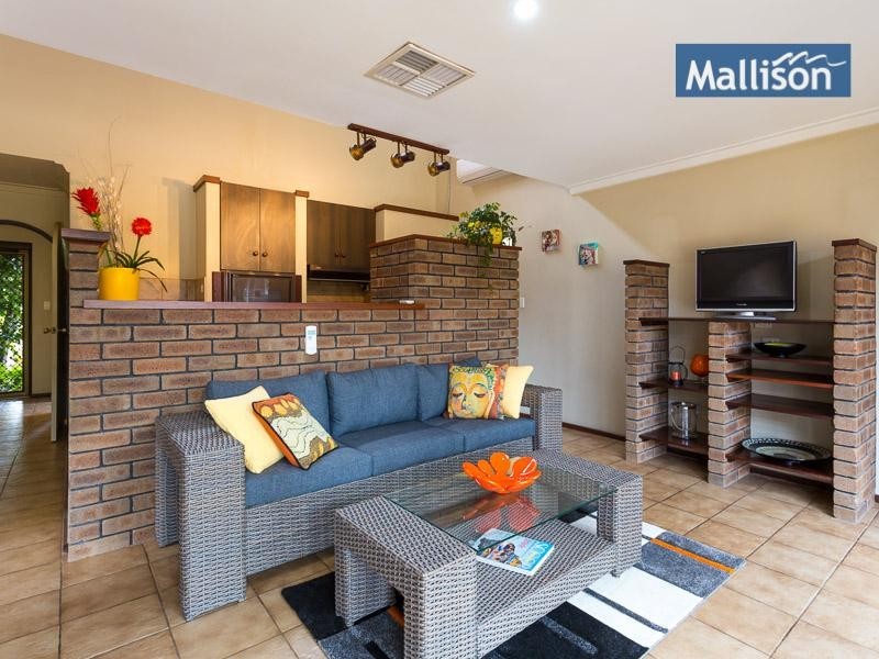 61 Endeavour Ave, Bull Creek WA 6149