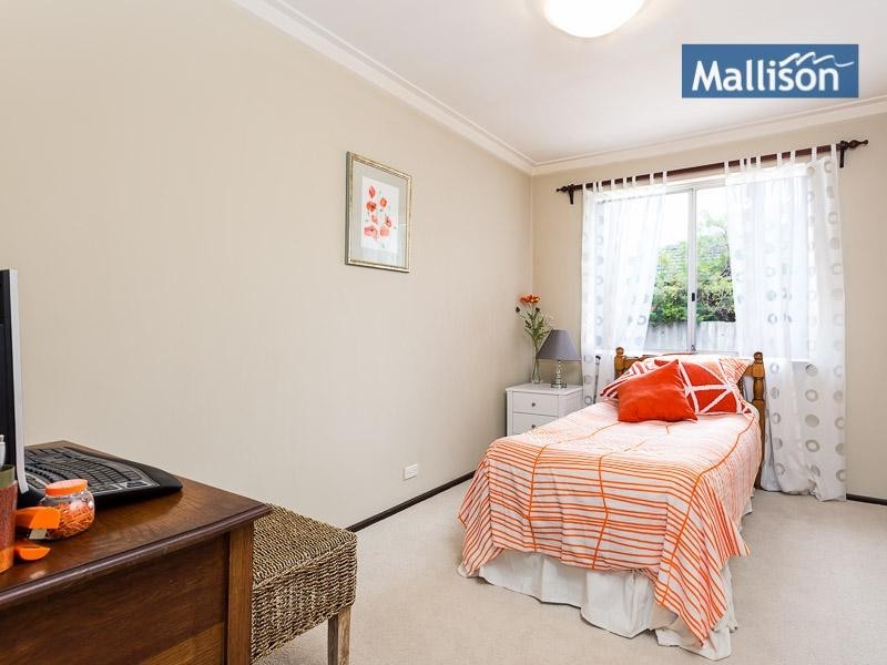 61 Endeavour Ave, Bull Creek WA 6149