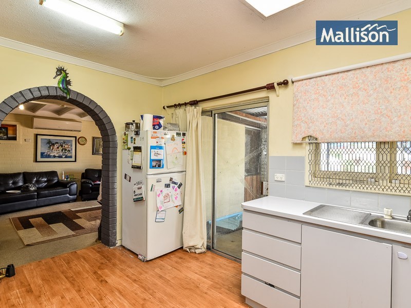 104 Spring Road, Thornlie WA 6108