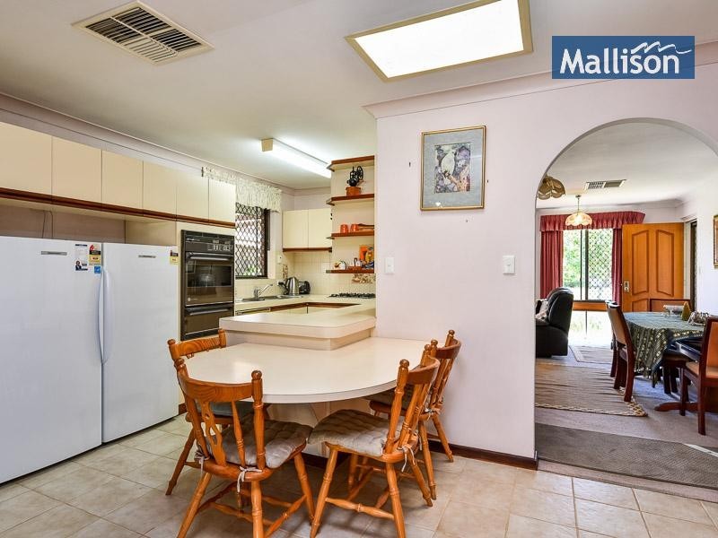 7 Levine Court, Thornlie WA 6108