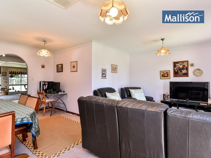 7 Levine Court, Thornlie WA 6108