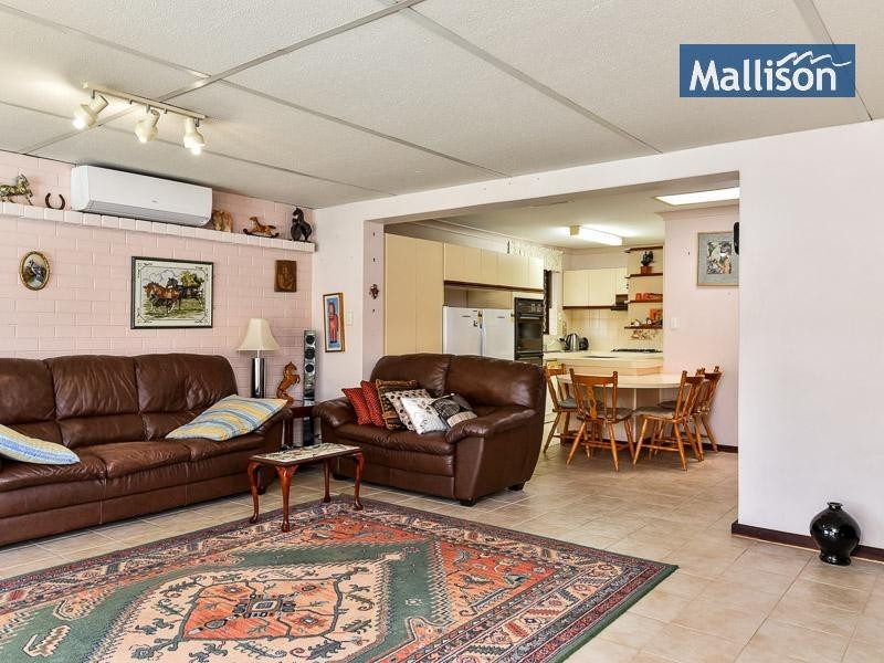 7 Levine Court, Thornlie WA 6108