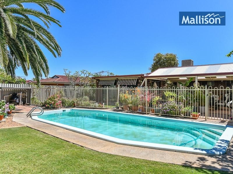 7 Levine Court, Thornlie WA 6108