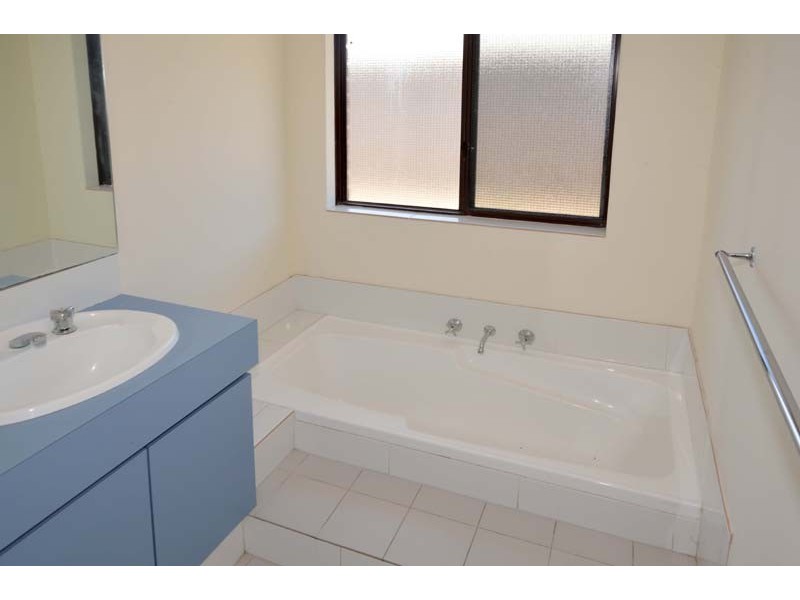 4 Bomaria Close, South Lake WA 6164