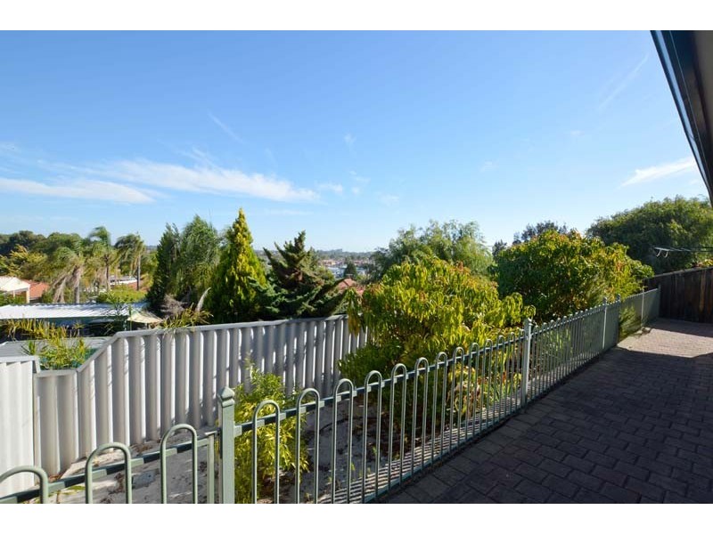 33 Treetop Circle, Canning Vale WA 6155