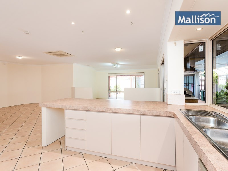 27 Hawkesbury Retreat, Atwell WA 6164