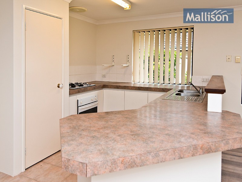 8 Holton Way, Cannington WA 6107