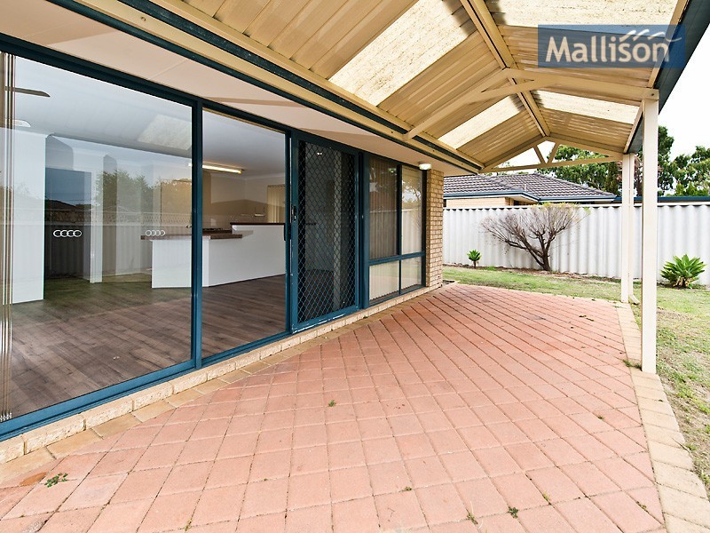 8 Holton Way, Cannington WA 6107