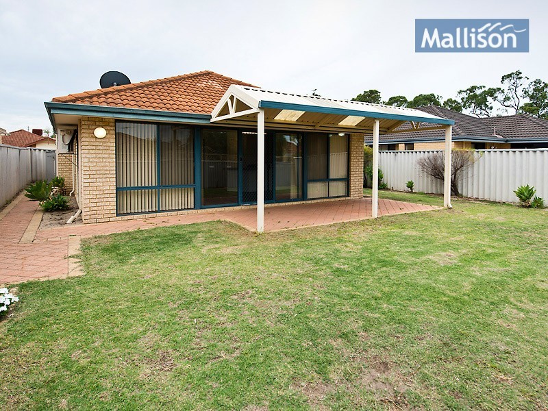 8 Holton Way, Cannington WA 6107