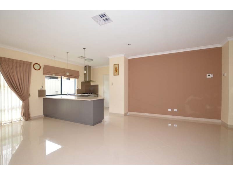 17 Archdale Loop, Piara Waters WA 6112