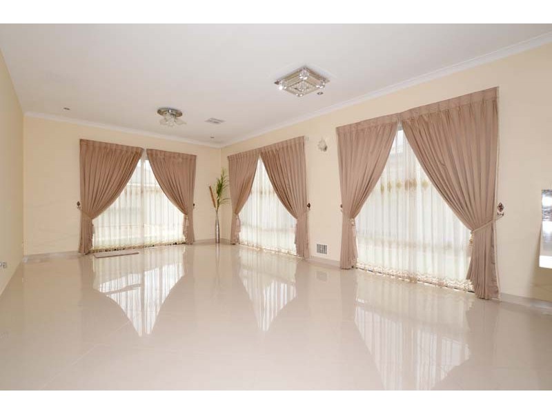 17 Archdale Loop, Piara Waters WA 6112