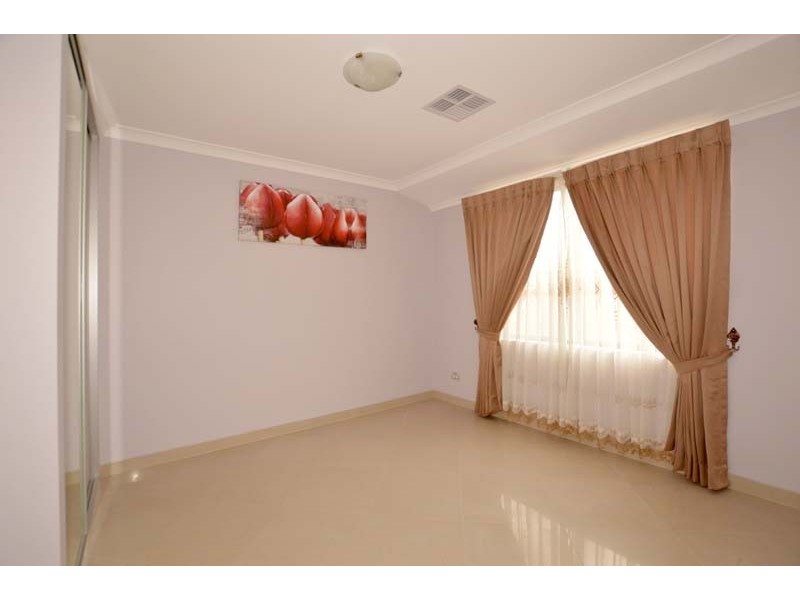 17 Archdale Loop, Piara Waters WA 6112