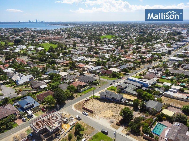 2 Freeman Street, Melville WA 6156
