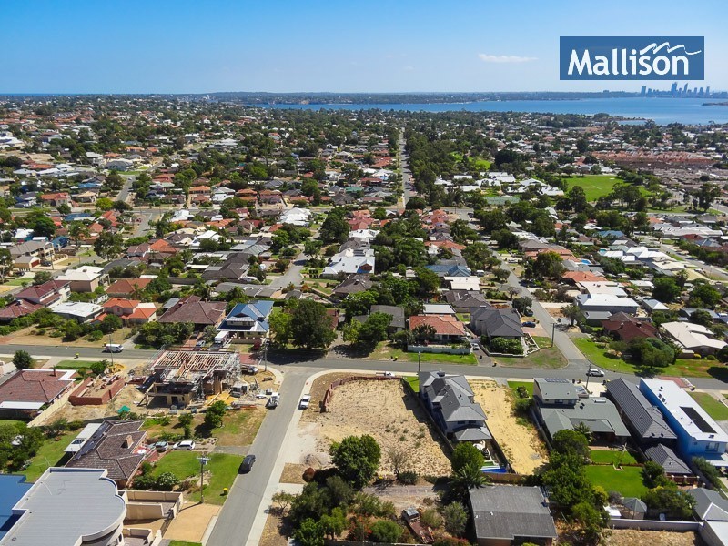 2 Freeman Street, Melville WA 6156