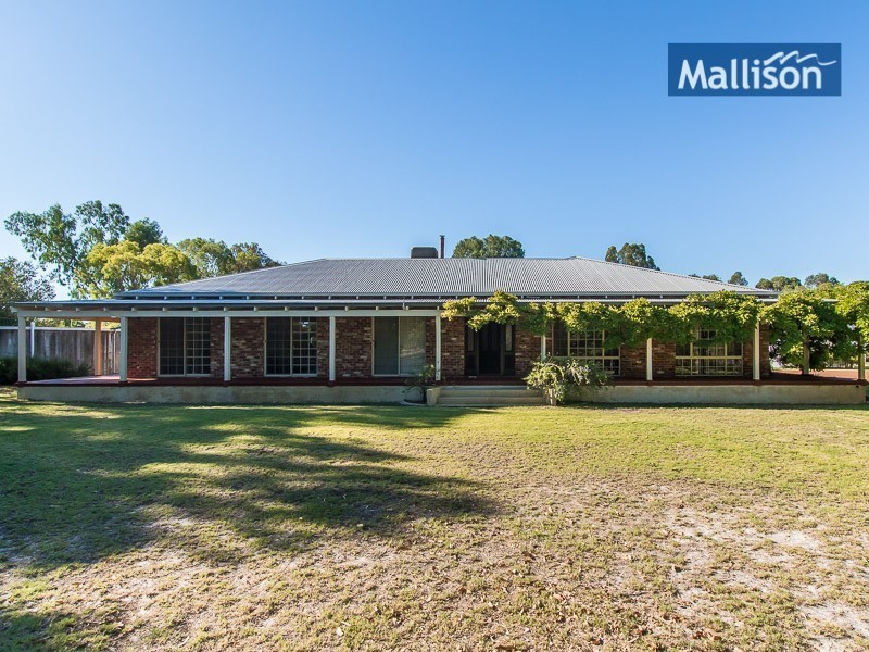 12 Foxton Drive, Oakford WA 6121