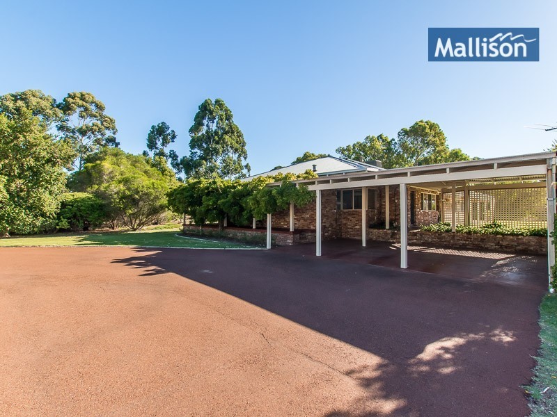 12 Foxton Drive, Oakford WA 6121