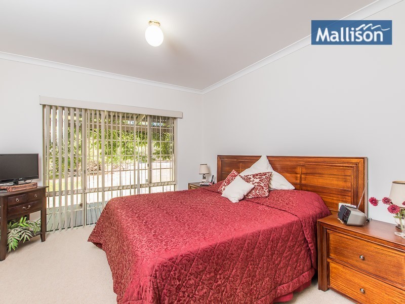 12 Foxton Drive, Oakford WA 6121