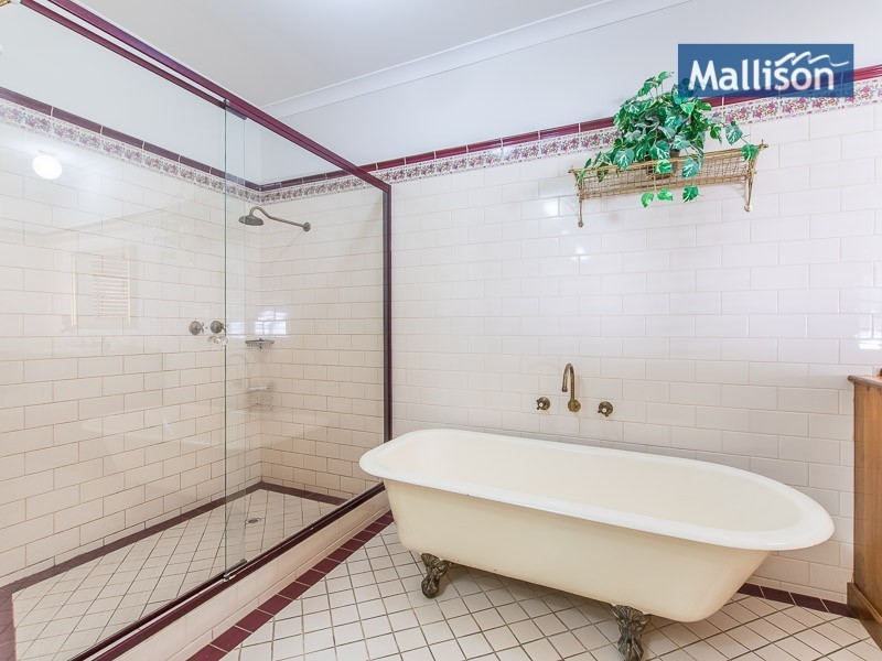 12 Foxton Drive, Oakford WA 6121