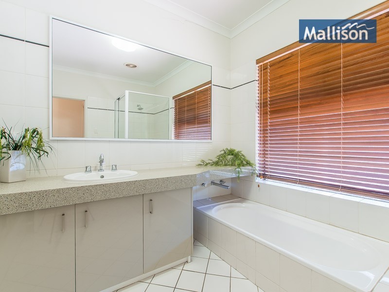 12 Foxton Drive, Oakford WA 6121