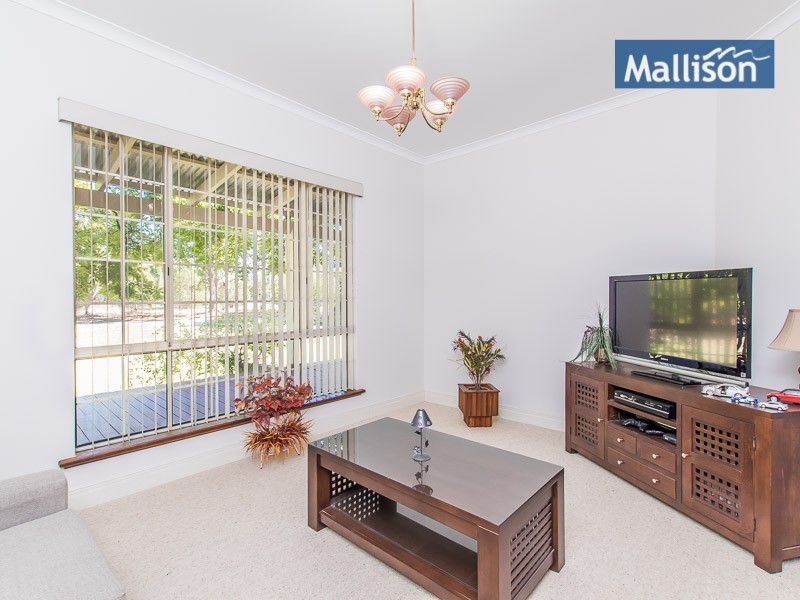 12 Foxton Drive, Oakford WA 6121