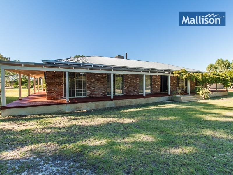 12 Foxton Drive, Oakford WA 6121
