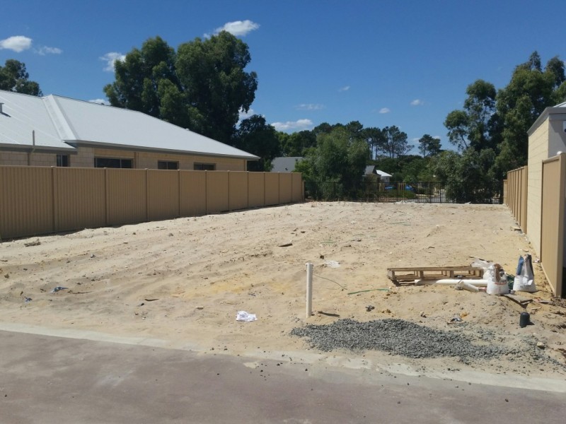 8 Letts Lane, Piara Waters WA 6112