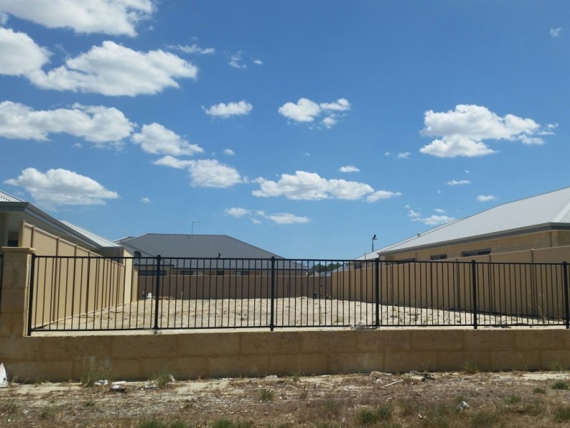 8 Letts Lane, Piara Waters WA 6112