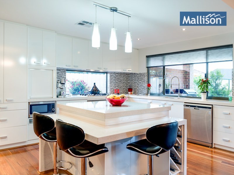 77 Johnsonia Bend, Hammond Park WA 6164