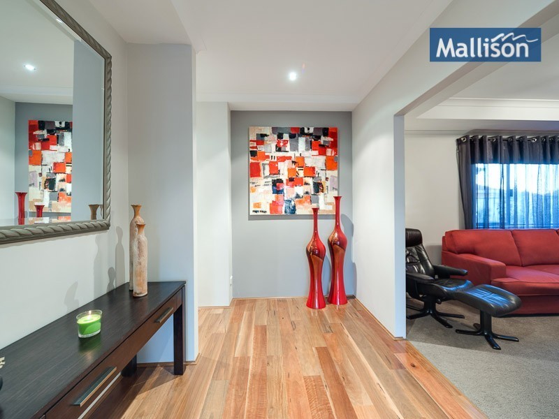 77 Johnsonia Bend, Hammond Park WA 6164