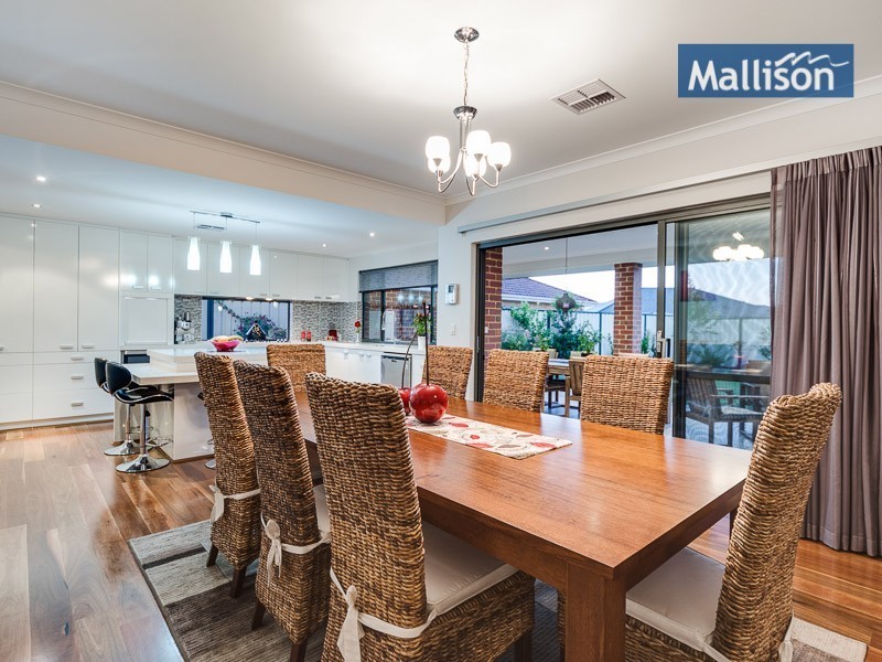 77 Johnsonia Bend, Hammond Park WA 6164