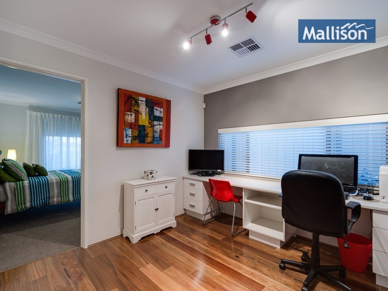 77 Johnsonia Bend, Hammond Park WA 6164