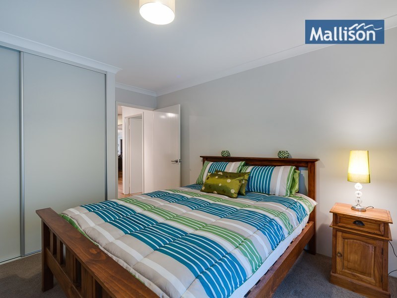 77 Johnsonia Bend, Hammond Park WA 6164