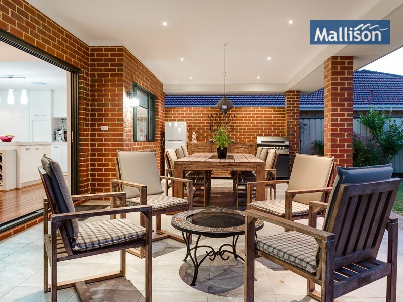 77 Johnsonia Bend, Hammond Park WA 6164