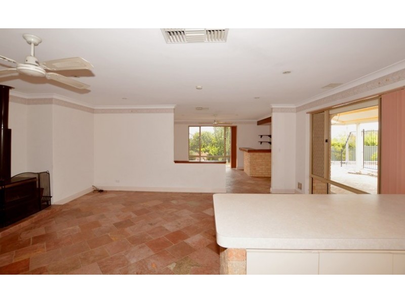 50 Jackson Avenue, Winthrop WA 6150