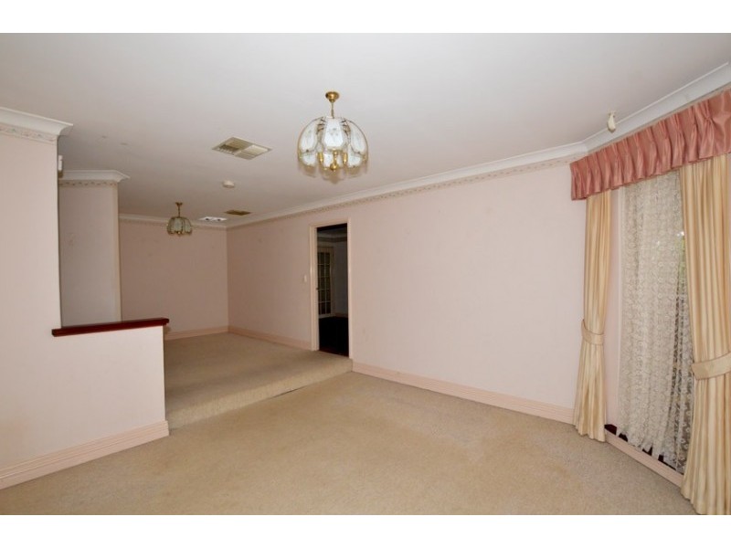 50 Jackson Avenue, Winthrop WA 6150