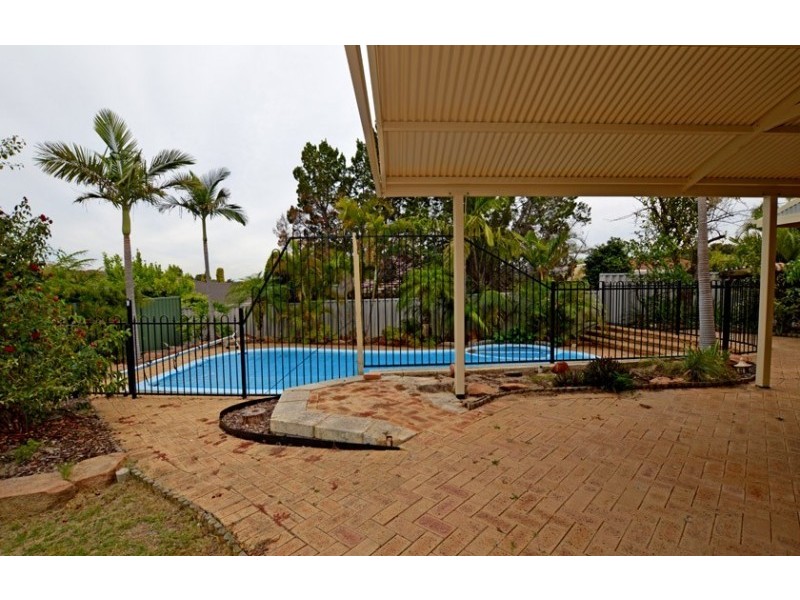 50 Jackson Avenue, Winthrop WA 6150