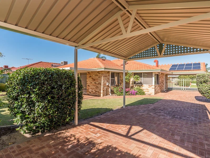 13 Wisteria Place, Thornlie WA 6108